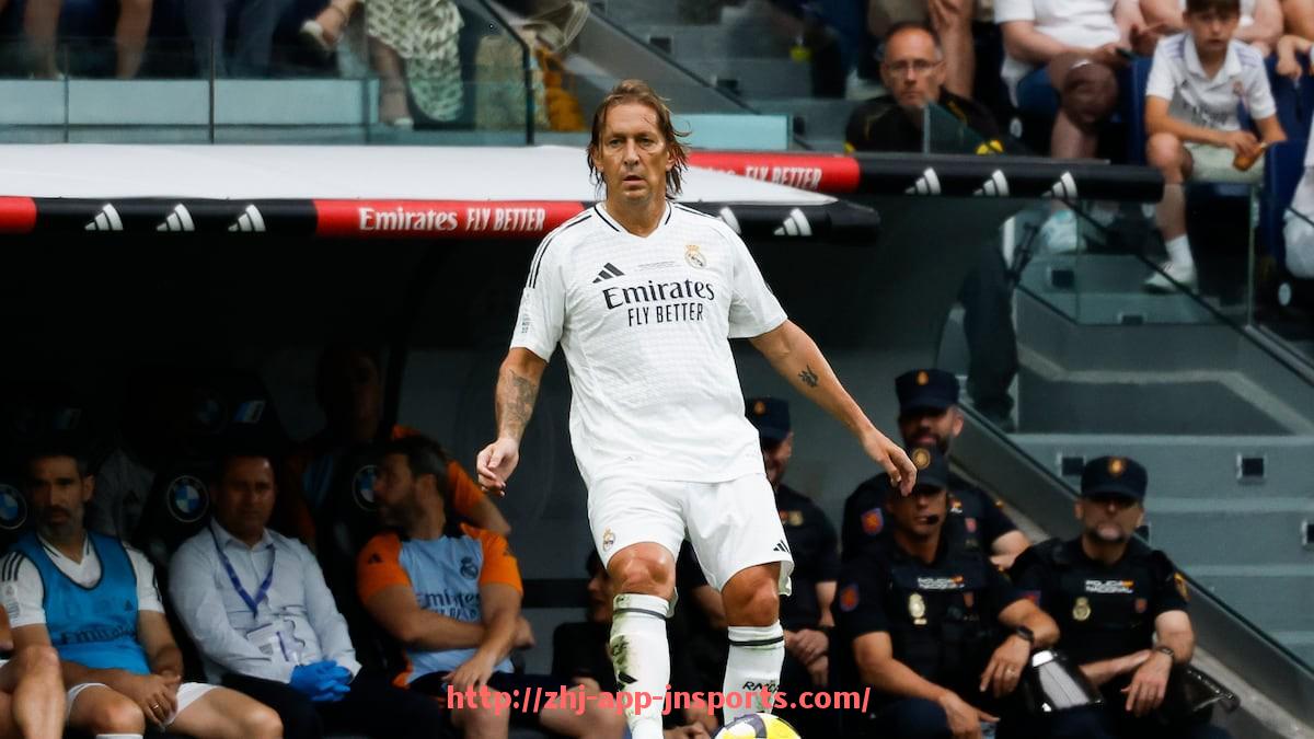 江南体育APP下载-世俱杯球迷线上互动社区开放，构建全球足球交流阵地